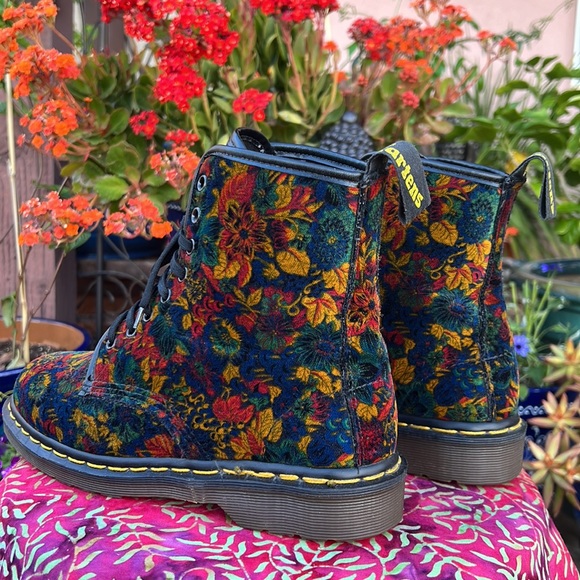 🏴󠁧󠁢󠁥󠁮󠁧󠁿 Super Rare England Vintage Velvet Floral Dr. Martens Boots UK 6 - Picture 5 of 16